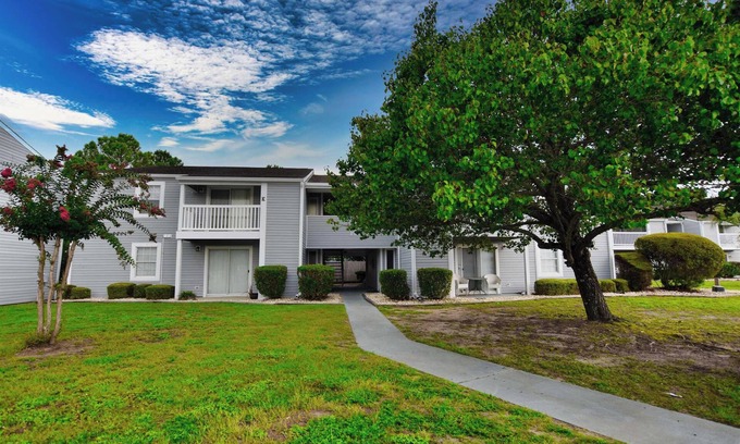 Surfside Beach Condo | Cozy Condo with AC in charming Surfside Beach .7 miles from Pier and Beach