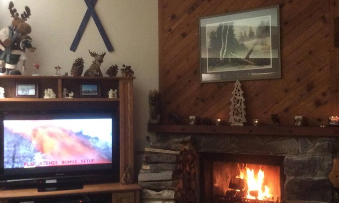 Bromley Mountain Condo | Cozy & Convenient Ski In/Ski Out Condo on Bromley Mountain