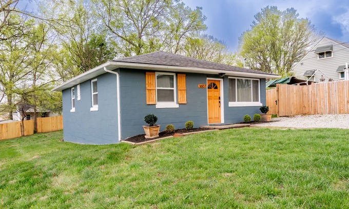 Camp Taylor House | Cozy Cottage-Bourbon Trail, Expo, YUM, Derby!