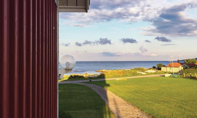 Solvesborg Municipality House | Cozy cottage by the sea near Hörvik, a picturesque town with many small streets outside Sölvesborg i