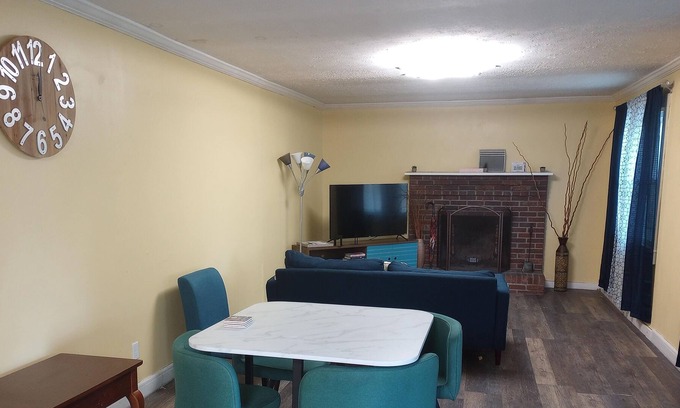 Oakley Cottage | Cozy cottage close to Biltmore, Downtown, and Parkway!
