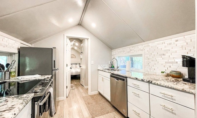 Central Colorado Springs Cottage | Cozy Cottage in the Heart of COS | pet friendly