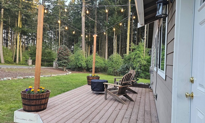 Oak Harbor Cottage | Cozy cottage in charming Oak Harbor with WiFi