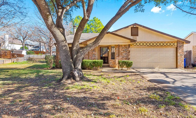Euless House | Cozy Cottage in DFW Area!