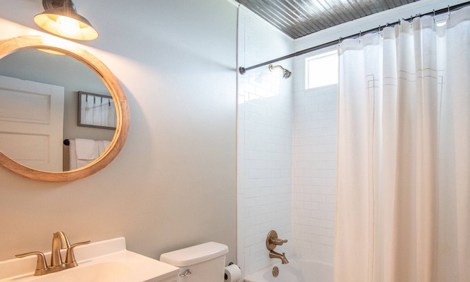 Hershey House | Cozy Cottage in Hershey with a 5-star location!