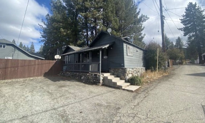 Portola House | Cozy Cottage in Historic Portola CA