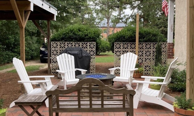 Old Town Cottage | Cozy Cottage in Old Town Pinehurst - Sleeps 8- Wifi