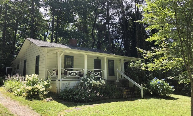 Brevard Cottage | Cozy Cottage in the heart of the Blue Ridge Mountains