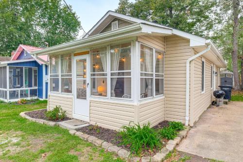 Colonial Beach House | Cozy Cottage Just 2 Blocks From the River!