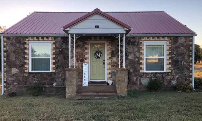 Subiaco House | Cozy cottage! Marie's House across from Subiaco Academy.