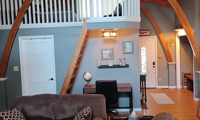 Clarkesville House | Cozy cottage minutes away from your next North GA adventure