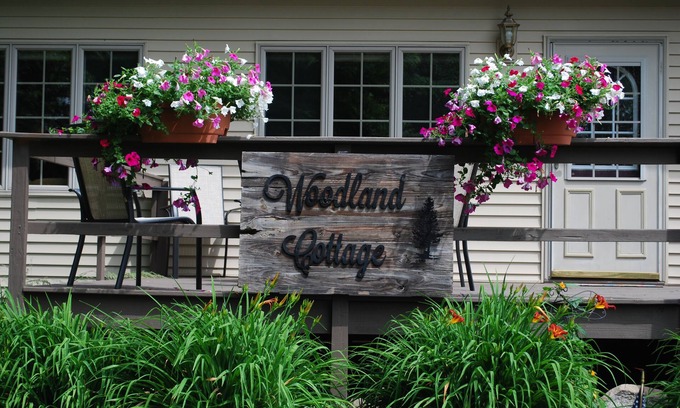 Forest Junction House | Cozy Cottage near Schwarz Supper Club, Road America, and Whistling Straights!