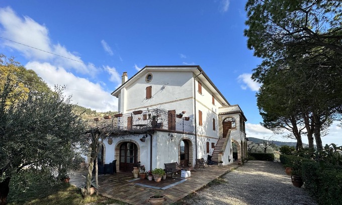 Ripatransone Apartment | Cozy cottage on the hill with sea view, can host up to 8 guests