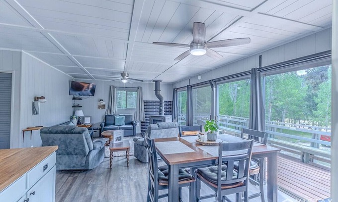 Duck Creek Village Cabin | Cozy Cottage with Stunning Deck Views