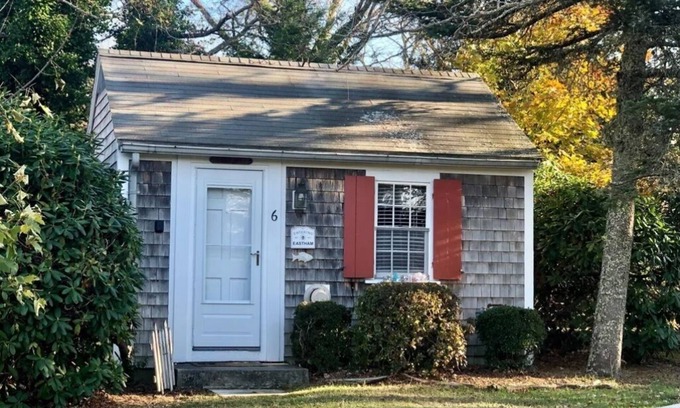 Eastham Cottage | Cozy Cottage