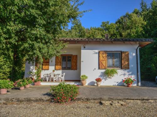 Passignano sul Trasimeno House | Cozy Countryside Haven