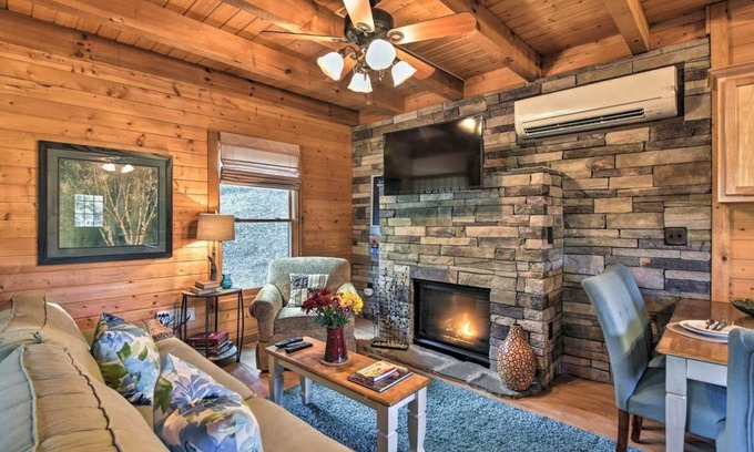 Weaverville Cabin | Cozy Country Cabin w/Wrap Around Porch – 15 Mins to Asheville!