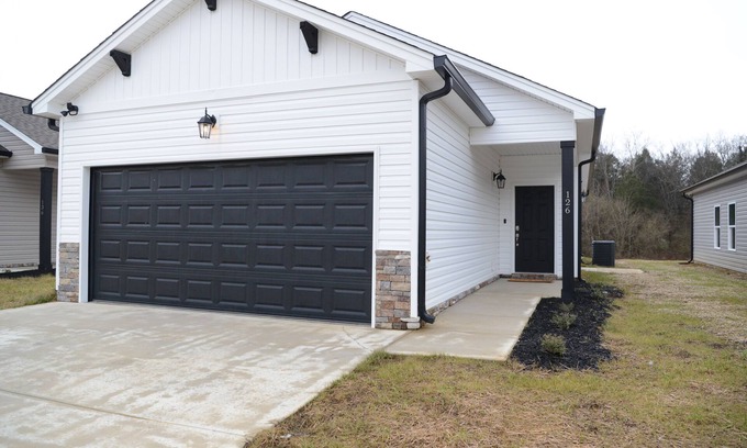 Evensville House | Cozy Country Retreat with Patio and BBQ