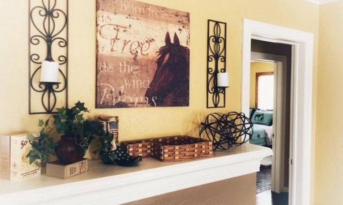 Lawton House | Cozy Cowboy Home 2 miles to Post! Great local to Hospitals. Eat/Shop/Relax