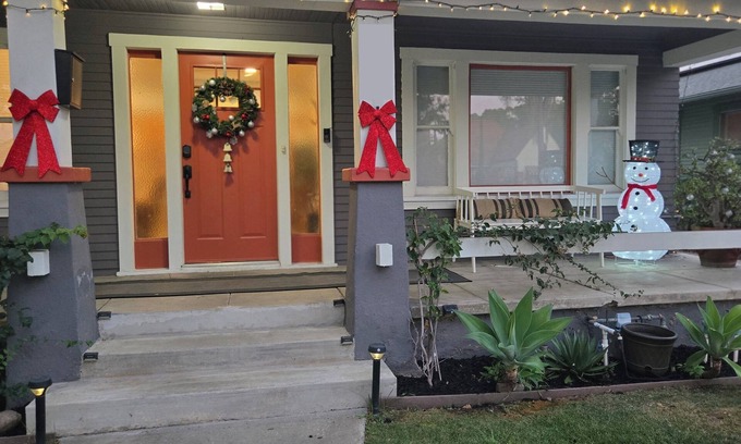 Eastside House | Cozy Craftsman Getaway near the Beach, Disneyland, Retro Row, and Holiday Magic