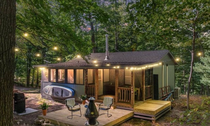 High View House | Cozy Creatives & Fishing Cabin