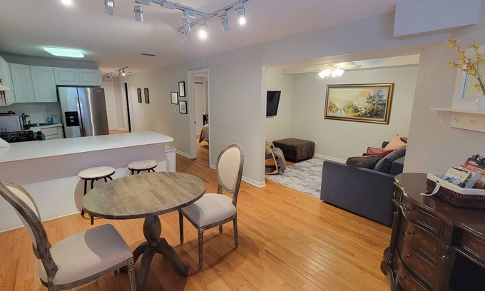 Wrightwood Neighbors Apartment | Cozy Depaul/Wrigley Garden Condo +FREE Parking!
