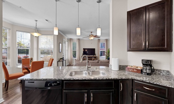 Lyndon Apartment | Cozy Derby City Retreat!