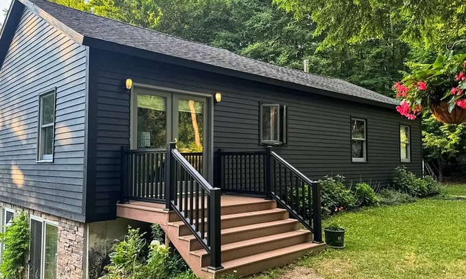 East Arlington House | Cozy dog-friendly home on 3 acres, pellet stove, deck, firepit, projector, w/d,