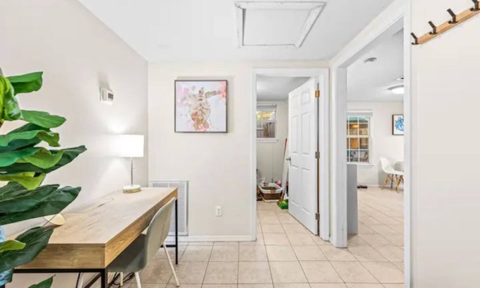 Niceville House | Cozy dog-friendly stay near white sandy beaches!