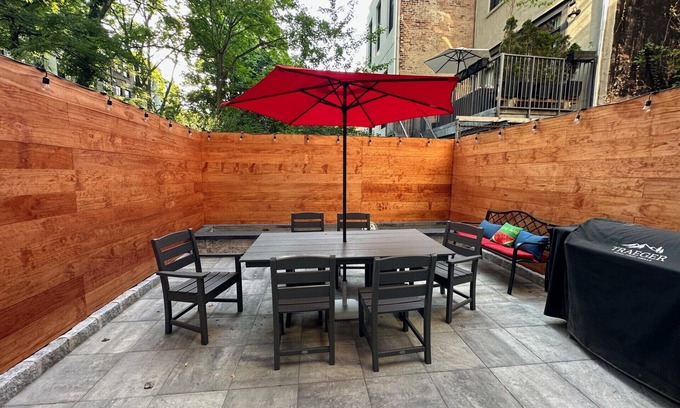 East Harlem House | Cozy East Harlem 1 bed/1 bathroom with garden patio. Perfect for remote work.