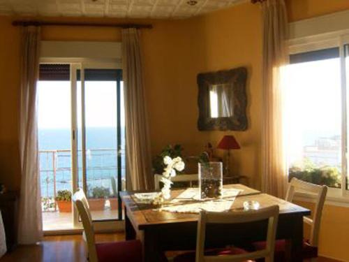 Raval Roig Apartment | Cozy-Elegant