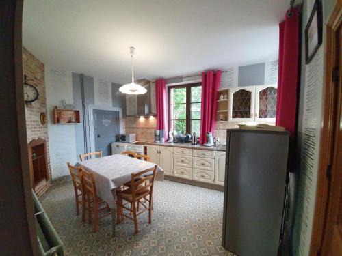 Doische House | Cozy Escape in Namur Region, cleaning included