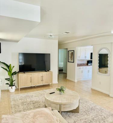 Newark Apartment | Cozy Evergreen Apartment by Newark Airport