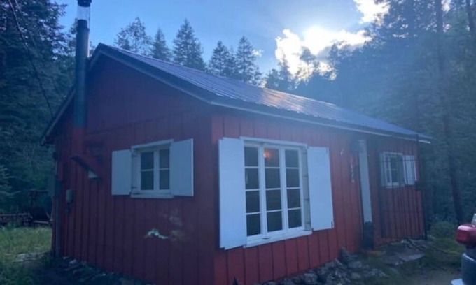 Prescott Cabin | Cozy Family Cabin in the Pines