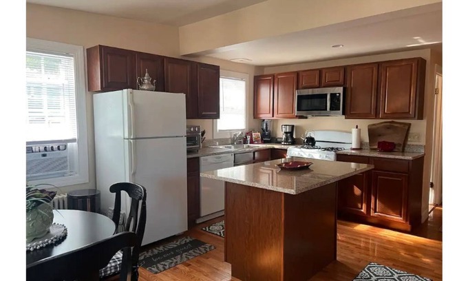 Barrington Cottage | Cozy Family Cottage within walking distance to Barrington Center.