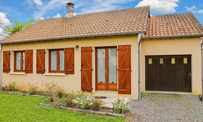 Payzac House | Cozy, family-friendly cottage with wood-burning stove, in a quiet location.