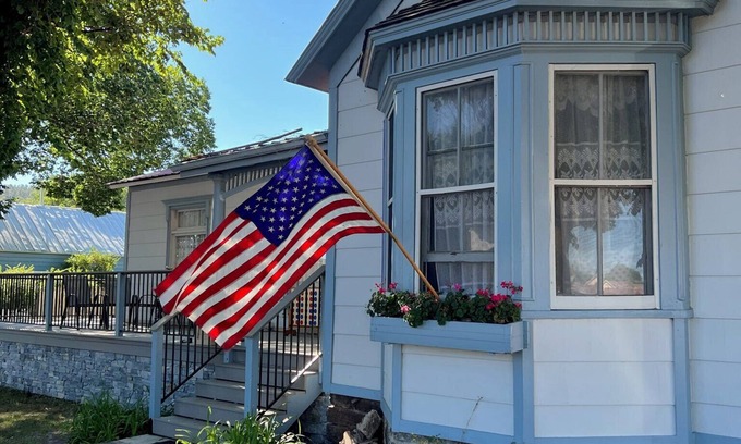 Williams House | Cozy Family Home in Williams–Perfect for Families, Large Yard & Wrap Around Deck