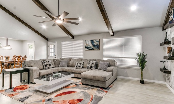 Oklahoma City House | Cozy Family Home With Pool
