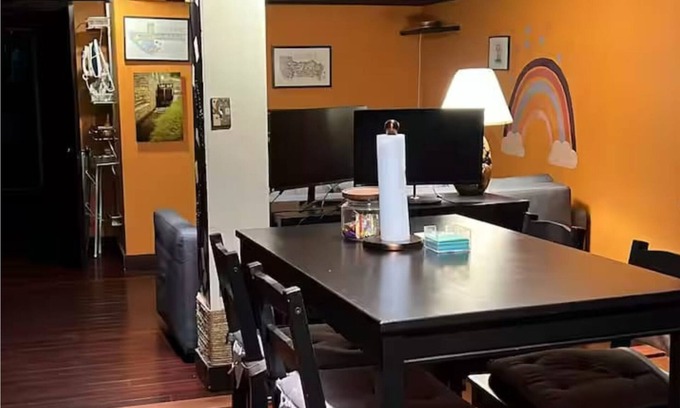 Northwest Apartment | Cozy family suite pets WLKM near Zoo UDC Hillwood