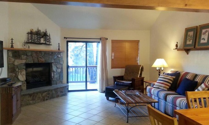 Flagstaff House | Cozy Flagstaff Home in Cool Pines - Country Club