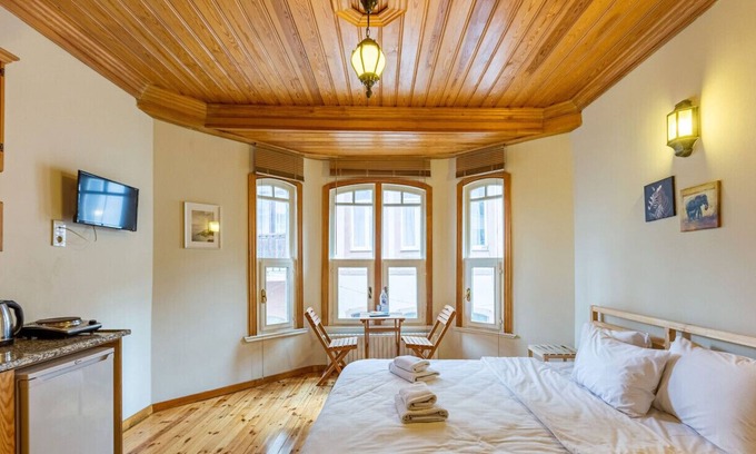 Balat Apartment | Cozy Flat near Trendy Attractions in Balat Fatih