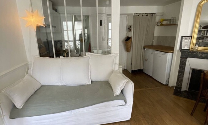 Quartier de la Porte-Saint-Denis Apartment | Cozy flat - Paris center 4 people