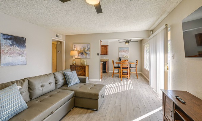 Fresno Condo | Cozy Fresno Condo w/Balcony & Pool Access