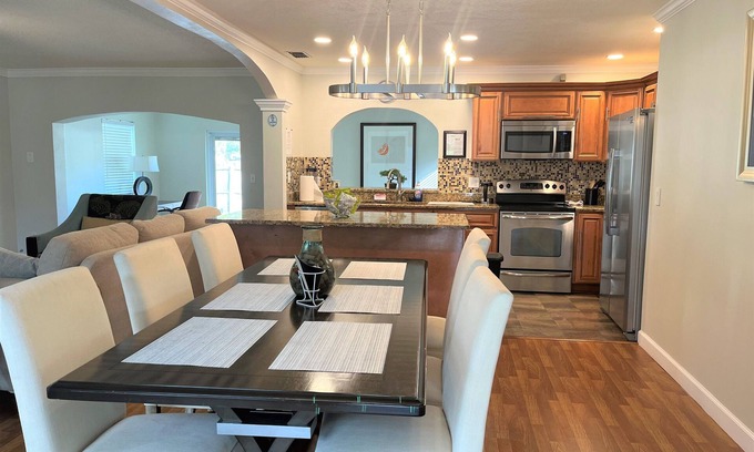 Clearwater House | Cozy Friendly Family Oriented 3 Bedroom Home, mins from Clearwater Beach