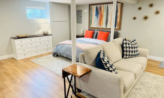 Arlington Apartment | Cozy fully renovated studio in fantastic Arlington with AC, private entrance