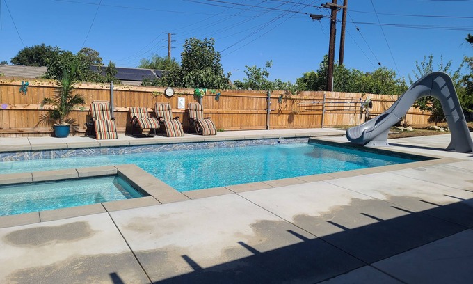 Upland House | Cozy Guest Home, Ideally Located, Driveway Parking