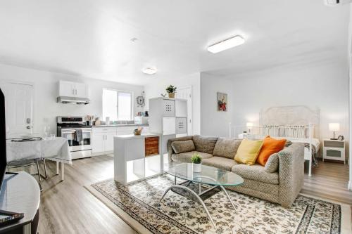 Alhambra Apartment | Cozy Guesthouse near Downtown Alhambra