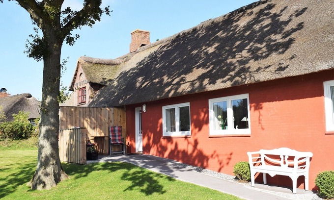 Fahretoft House | Cozy Half of a House in Dagebüll with Garden and Private Parking
