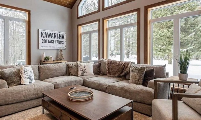 Haliburton House | Cozy Haliburton Nature Getaway