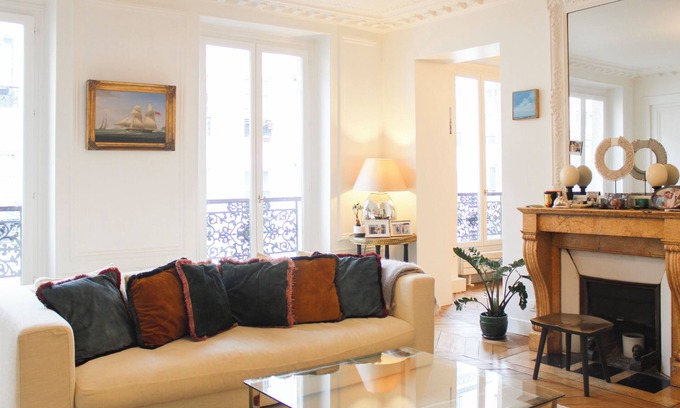Strasbourg -Saint-Denis Apartment | Cozy Haussmanian flat in the heart of Paris